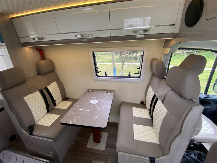 IVECO 4x2 Class-B RV Motorhome Touring Car