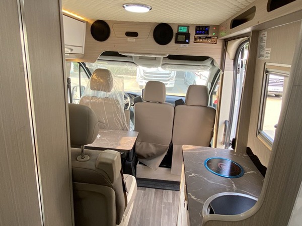 SAIC Maxus V90 High Roof RV Caravan Mobile Touring Car