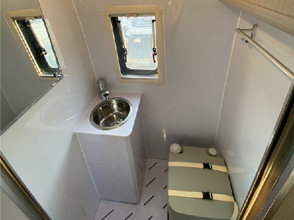SAIC Maxus V90 High Roof RV Caravan Mobile Touring Car