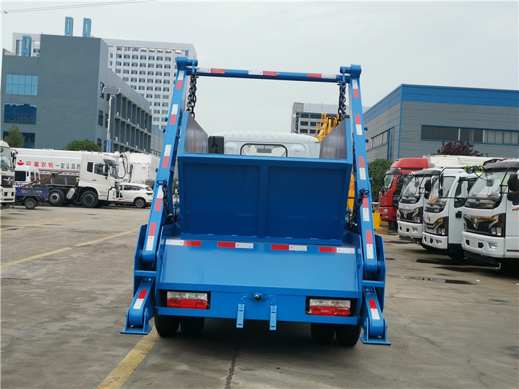 Dongfeng 4x2 4000L Swing Arm Container Garbage Truck