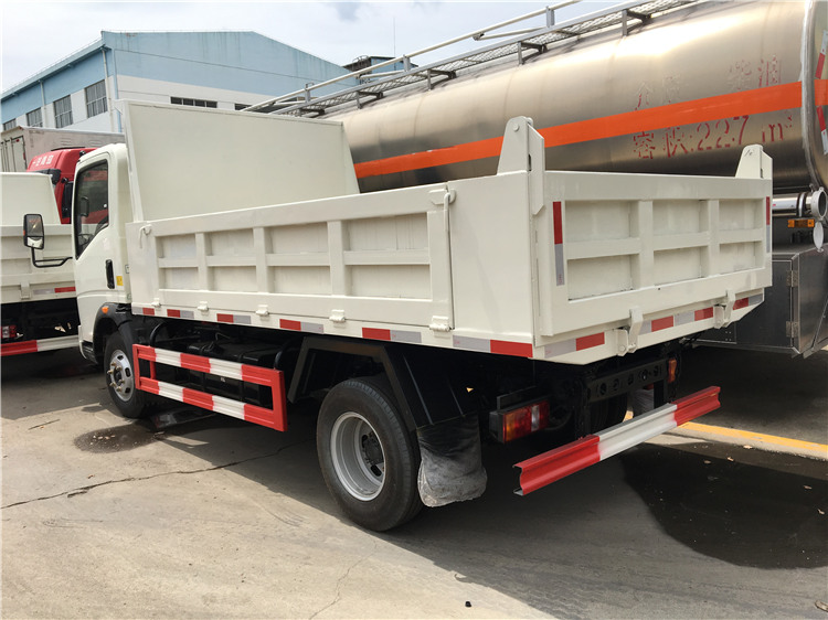 HOWO 4x2 Mini Dump Truck 4-5T