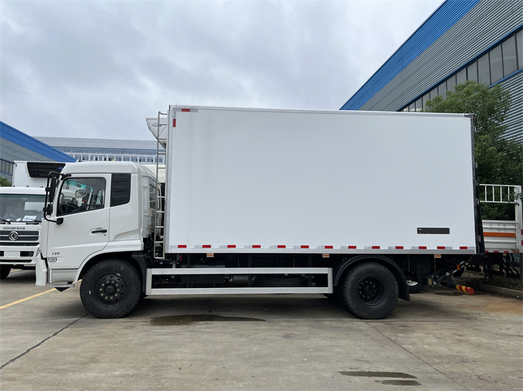 Dongfeng Tianjin 4x2 12T Refrigerated Truck