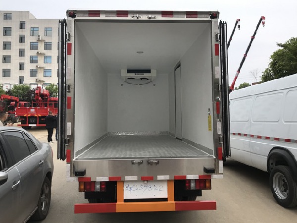 JMC 4x2 3-4T Small Refrigerated Truck