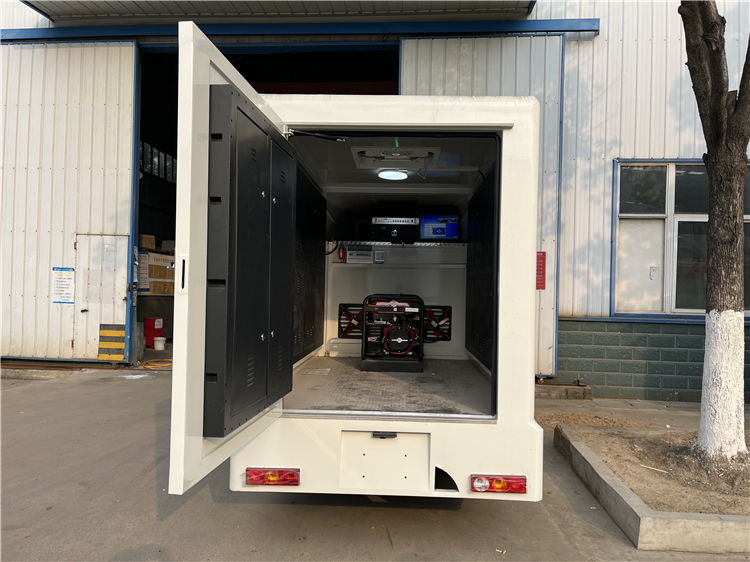 FOTON Double-row Cab 4x2 Mini LED Advertising Truck