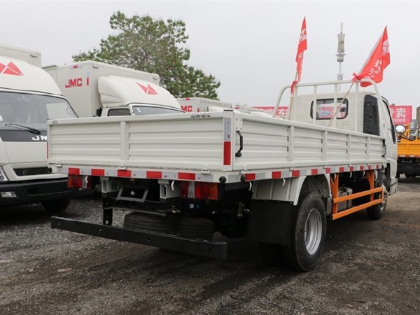 JMC 4x2 3-5T Small Cargo Truck