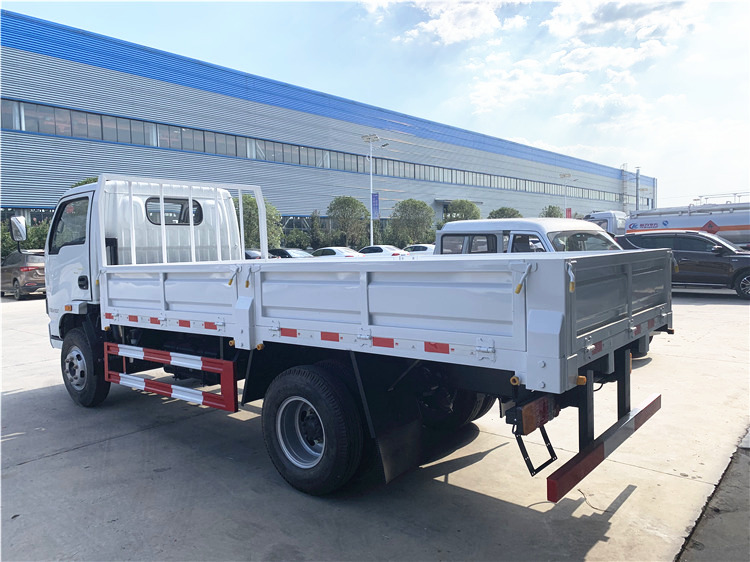 YUEJIN H100 4x2 4-5T Cargo Truck
