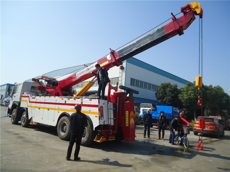 HOWO 8x4 Heavy Duty Rotary Wrecker Tow Truck