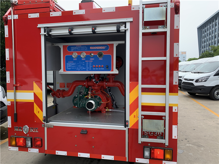 ISUZU 4x2 4000L Water Foam Fire Fighting Truck