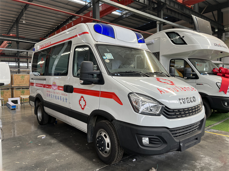 IVECO DAILY 4x2 Mobile Medical Ambulance Car